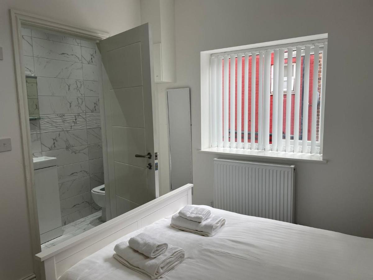 Citybreaks Rooms With Free Parking Liverpool Bagian luar foto