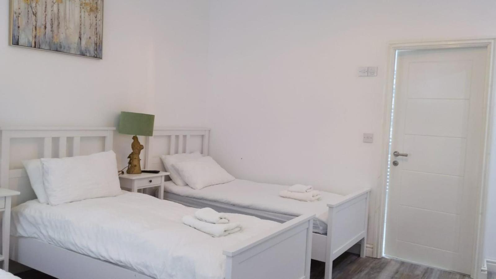 Citybreaks Rooms With Free Parking Liverpool Bagian luar foto